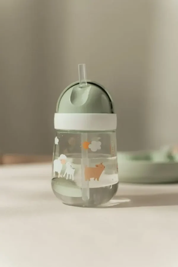 Детска бутилка със сламка