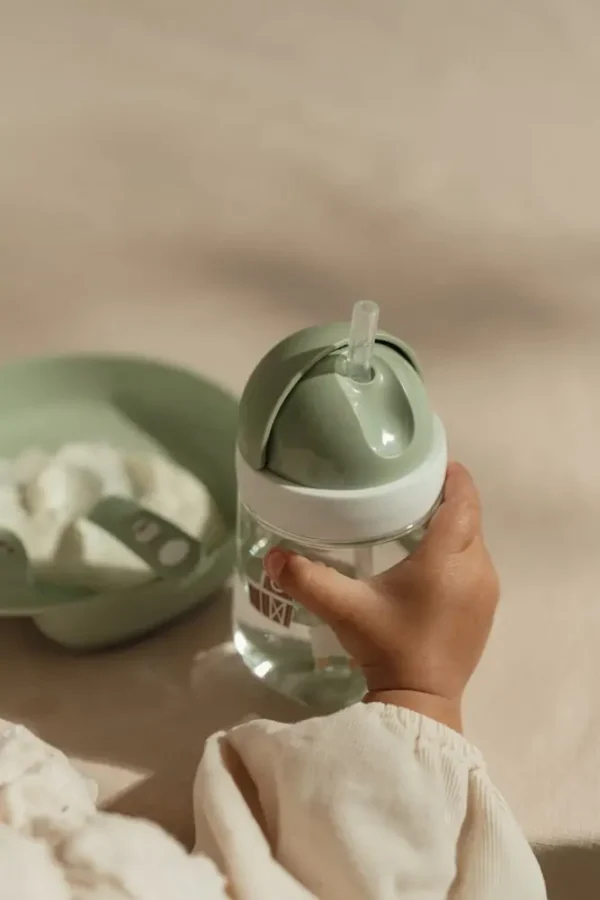 Детска бутилка със сламка