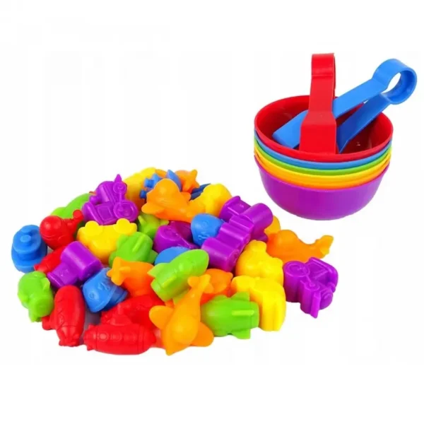 Пълният комплект Woopie! Монтесори сортер с контейнера за съхранение, купичките и цветните фигурки на превозни средства.