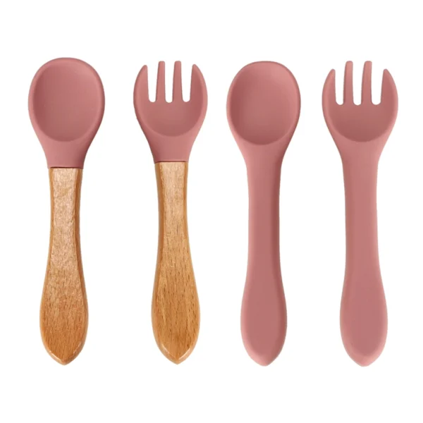 Комплект за хранене