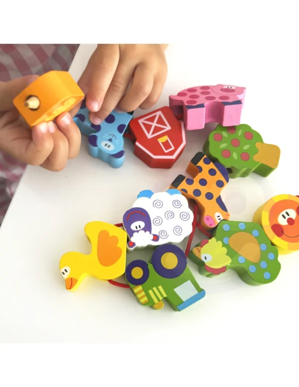 Дървена низанка ферма