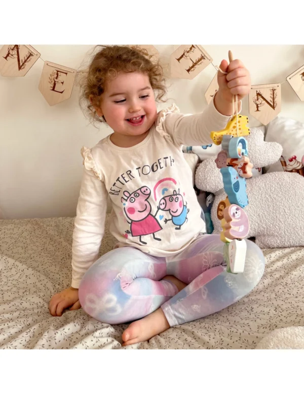 Дървена низанка с животни