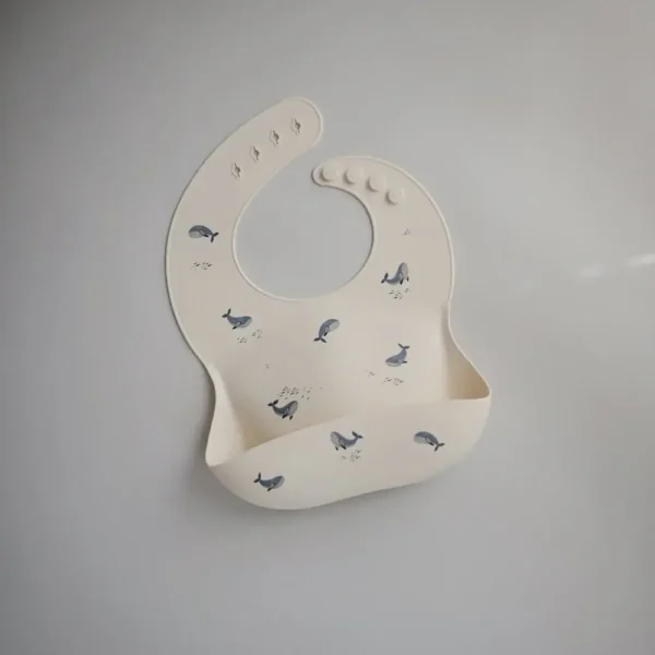 Силиконов лигавник Mushie Whales
